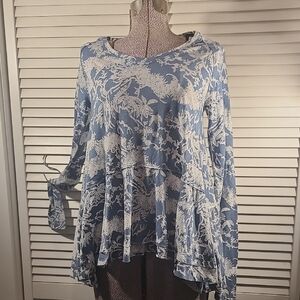 Floral Blue and White Women's Top